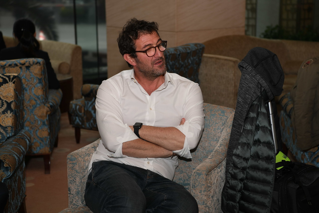 yl7703永利-费拉拉：弗拉泰西倒地没吹点球真的很怪，这赛季吹了很多这种点球