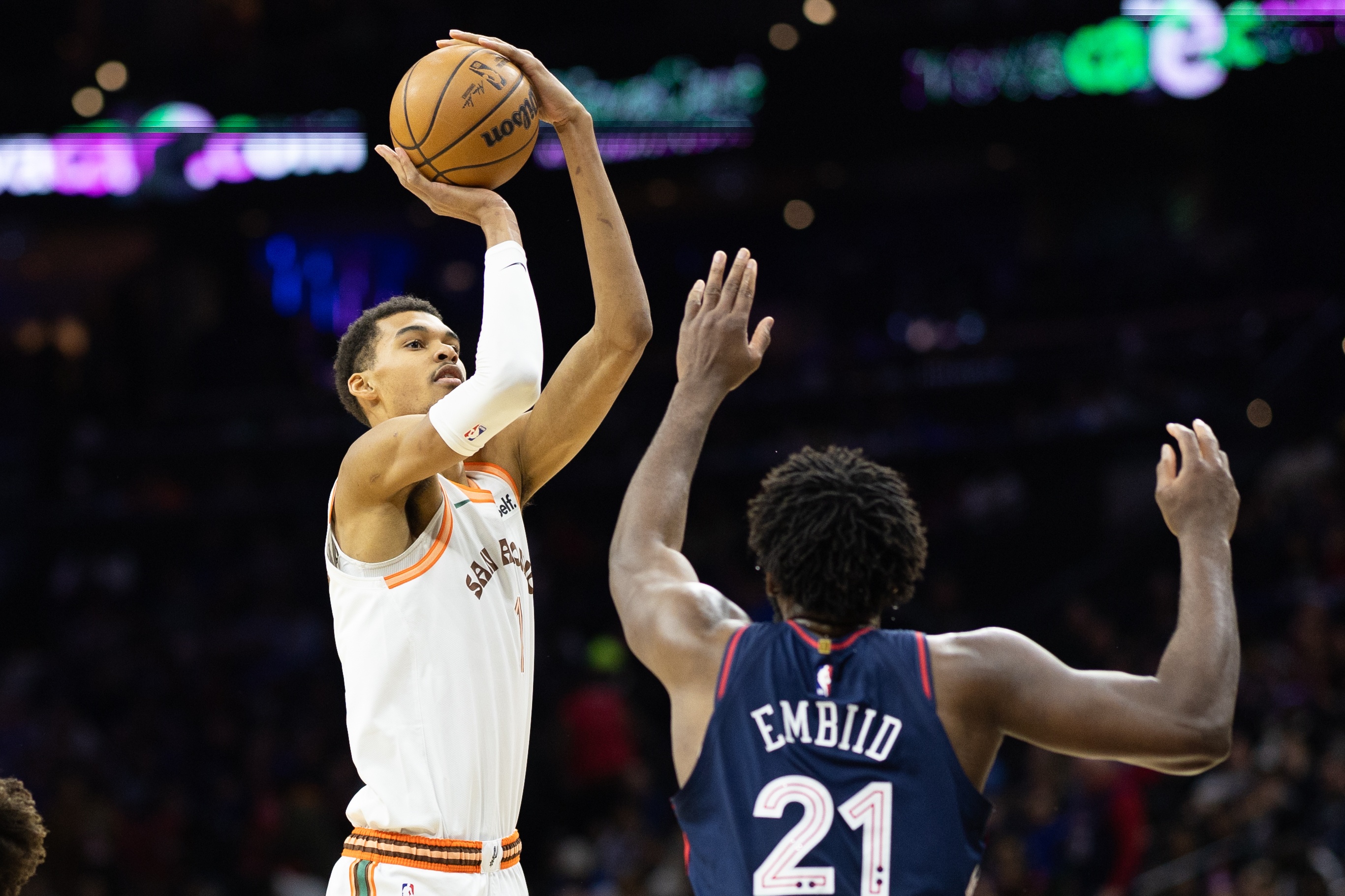 巴图姆：恩比德说文班无法打破盖帽纪录 因没人敢在他面前投篮